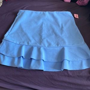Skirt good material stretchy and flattering